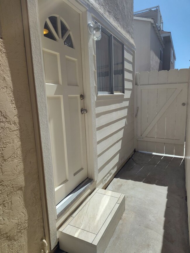 Primary Photo - ***AVAILABLE NOW***Modern Micro Unit – Ste...