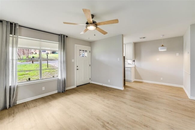 Primary Photo - 1612 Elmhurst Dr