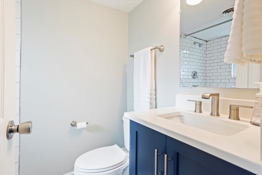 Building Photo - 2846 Walton Way