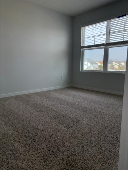 Building Photo - 7055 Blackmer Ridge Blvd