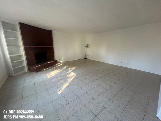 Building Photo - New Lowered Price! La Verne 2 Bedroom Condo