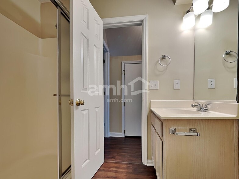 Building Photo - 3700 Whitley Ct