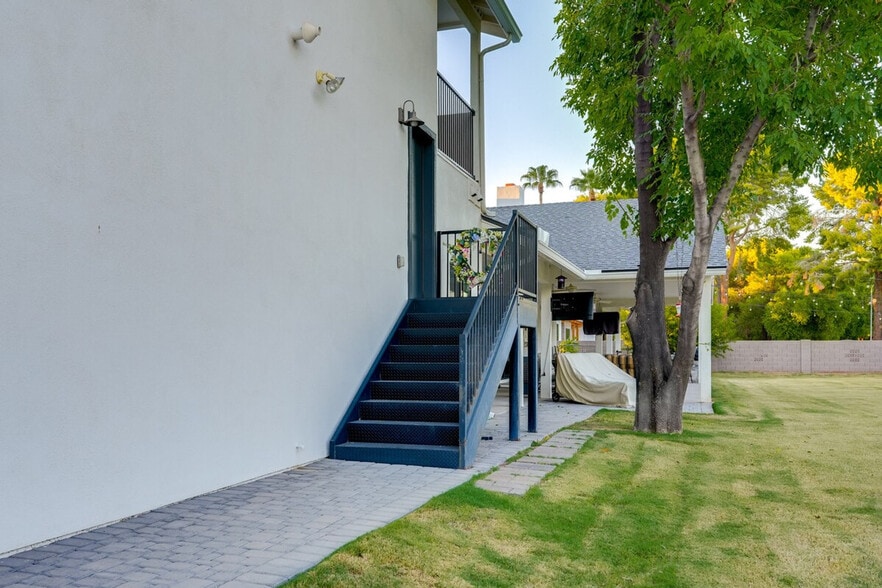 Building Photo - 8637 S Newberry Ln
