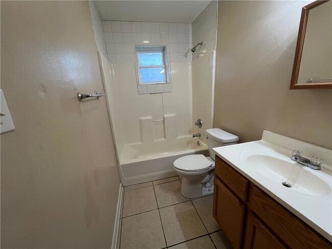 Building Photo - 3508 Pakenham Dr