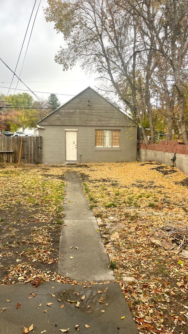 Building Photo - 3 Bedroom/2 Bathroom Home in Salt Lake City