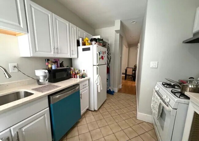 Building Photo - Amazing Value! Brighton 3-bed/1-bath; Great Location on the B and D Lines