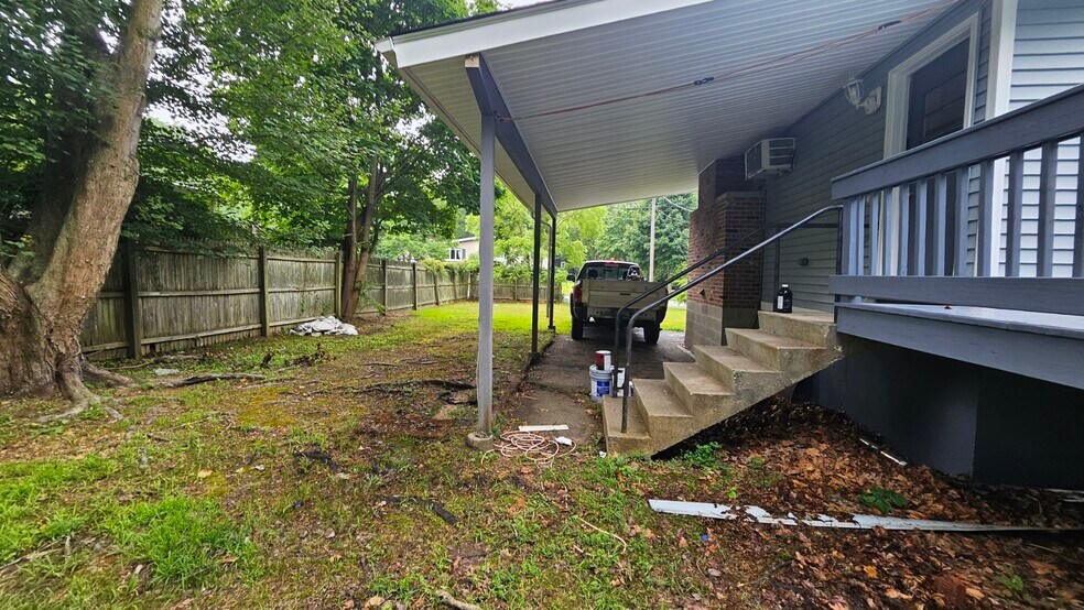 Carport Side Entrance - 5 Tudor Ct W