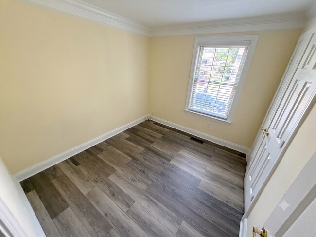 Building Photo - 1506 Havilland Pl