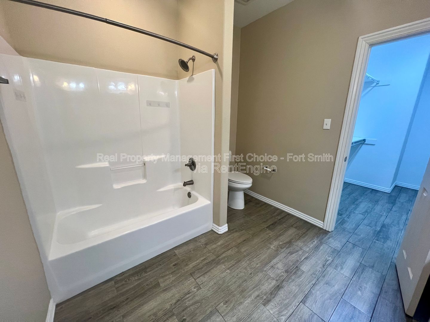 Building Photo - 9905 Landry Dr