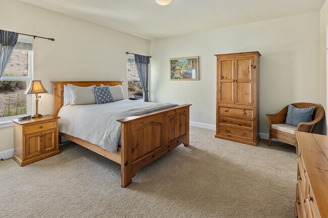 Building Photo - 23251 Sunserra Loop NW