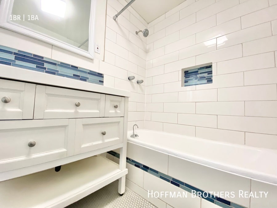 Building Photo - 417 S Coronado St