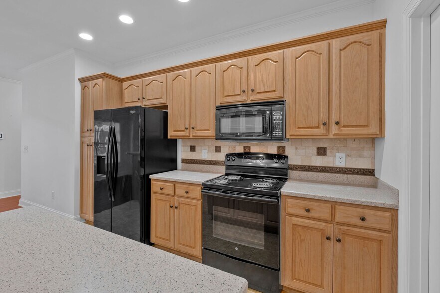 Building Photo - 614 Greene Dr