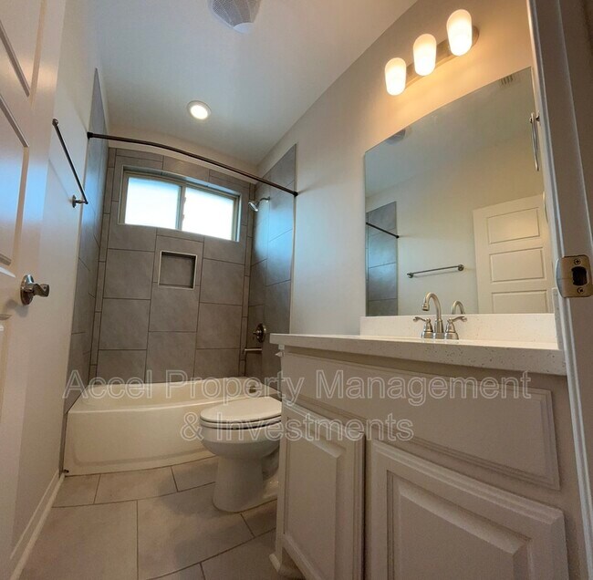 Building Photo - 3302 Oriole Dr