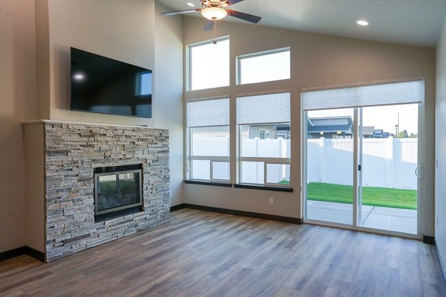 Building Photo - Just Completed  Beautiful Two Bedroom Two ...