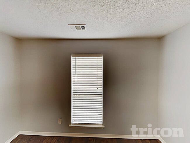 Building Photo - 4010 Sharon Woods Dr