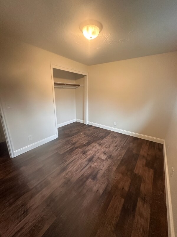 Building Photo - 905 Denise Ct SE