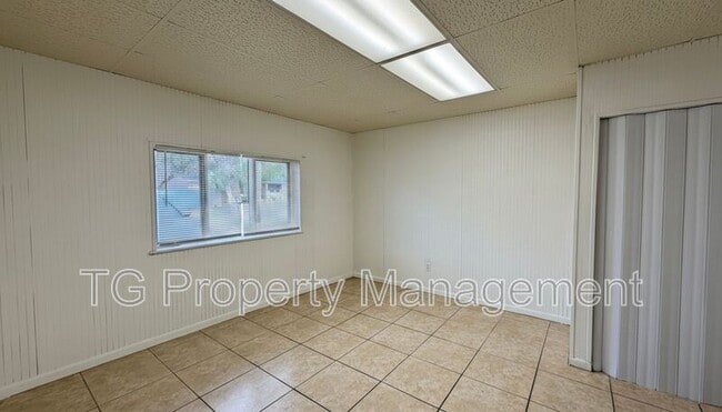 Building Photo - 1842 Paine Ave