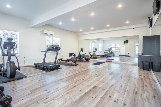 Building Photo - Candlelight