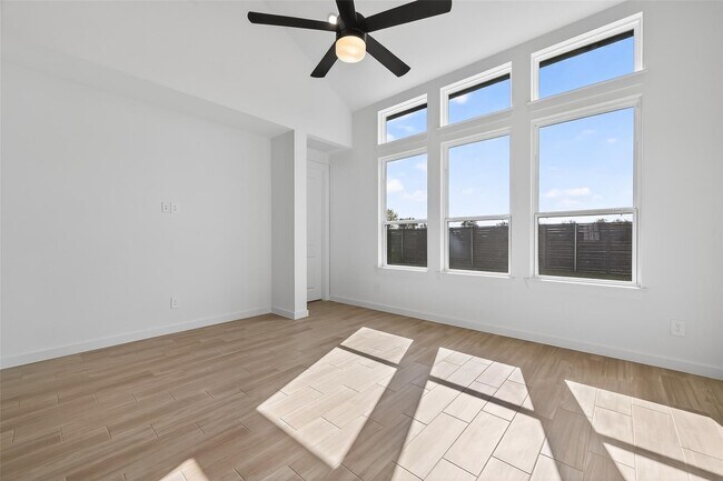 Building Photo - 3222 Kindred Wy