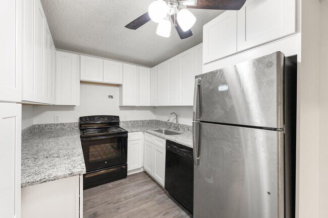Building Photo - 3618 Alder Dr