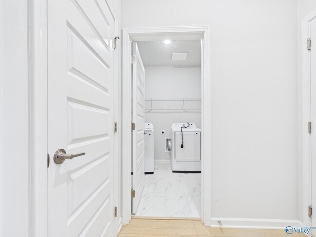 Building Photo - 18072 Longleaf Dr