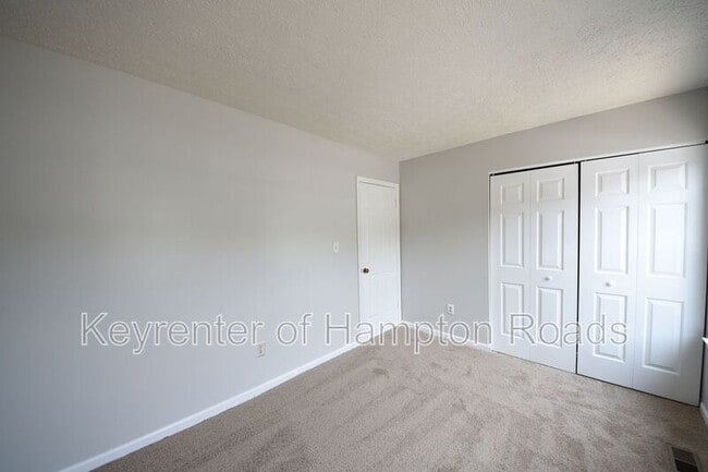 Building Photo - 313 Gaylor Ln