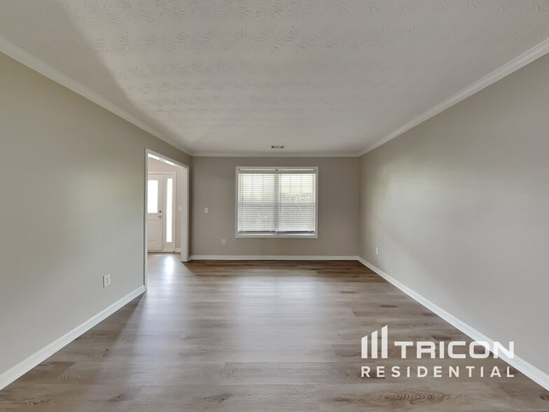 Building Photo - 714 Thompson Ridge Dr