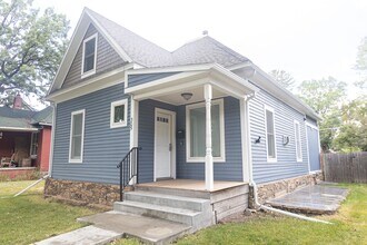 Building Photo - 305 S 5th Ave