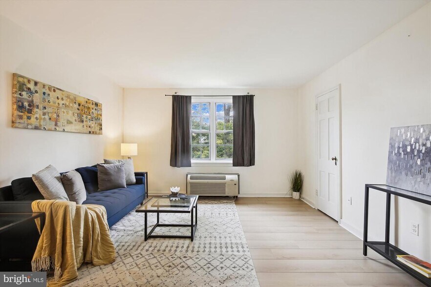 Building Photo - 16 Auburn Ct