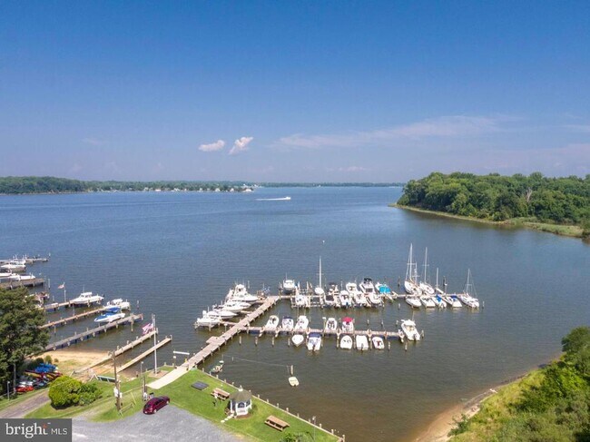 Building Photo - 3541 Oak Dr