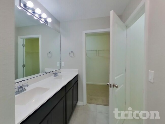 Building Photo - 1916 Constitutional Republic Pl