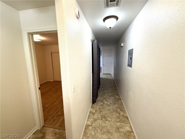 Building Photo - 448 Comstock Ave