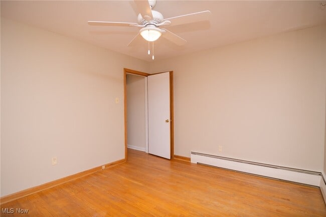 Building Photo - 134 Carroll Dr