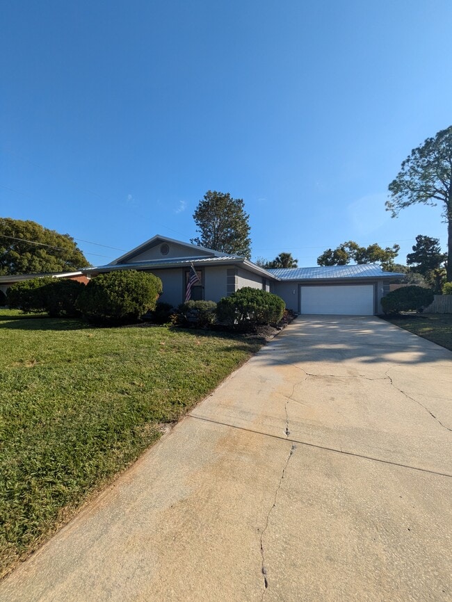 Building Photo - 349 Water Oak Ln