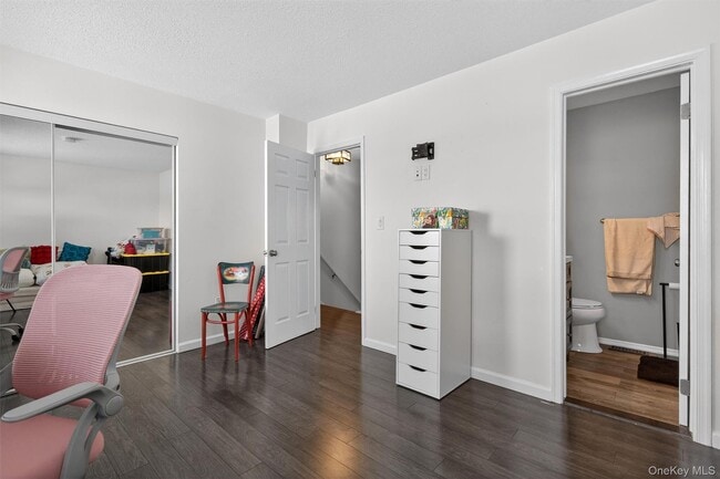 Building Photo - 12 Brook Dr