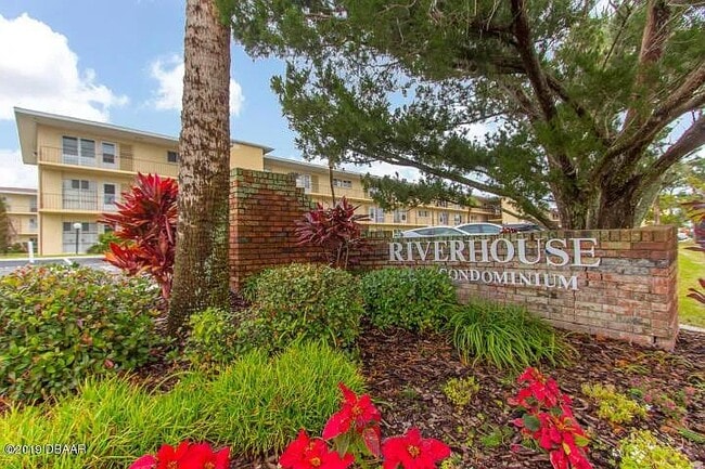 Primary Photo - 719 S Beach St