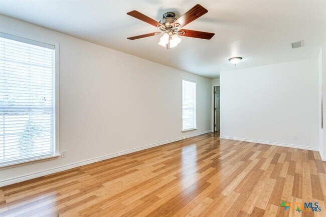 Building Photo - 1488 Canyon Edge