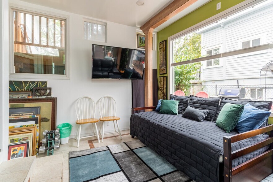 Building Photo - 938 21st Ave