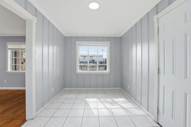 Building Photo - 3917 Anita St