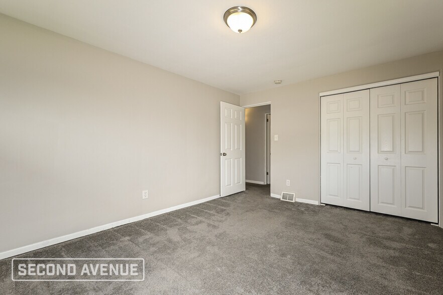 Building Photo - 304 Garden City Dr