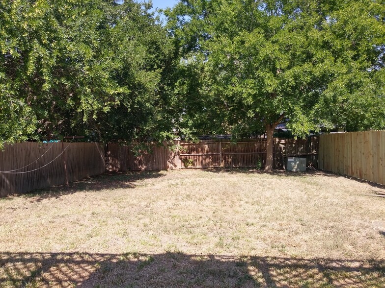 Backyard - 2514 Corian Glen Dr