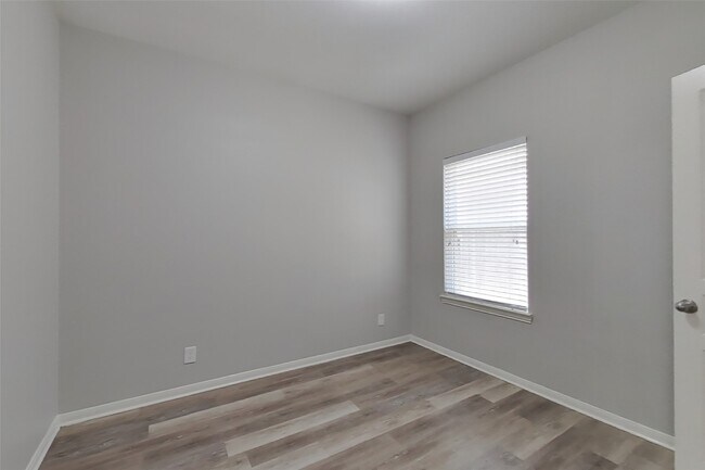 Building Photo - 6103 Coleus St