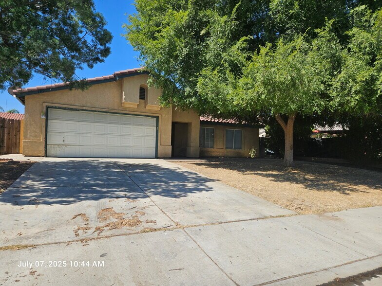 Building Photo - 1901 Calla Lily Dr