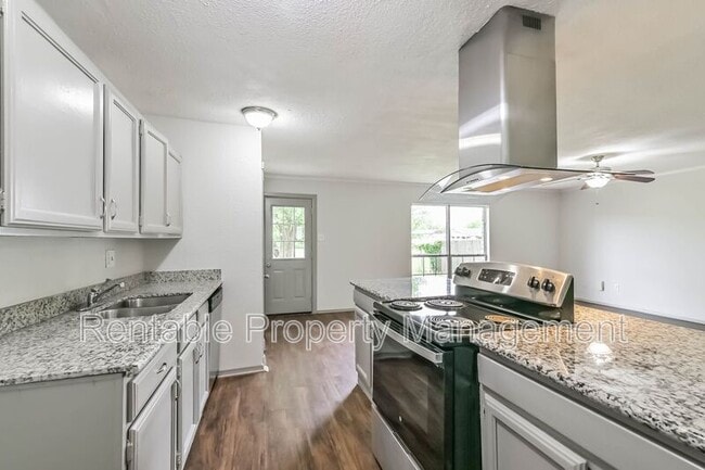 Building Photo - 14634 Dartwood Dr