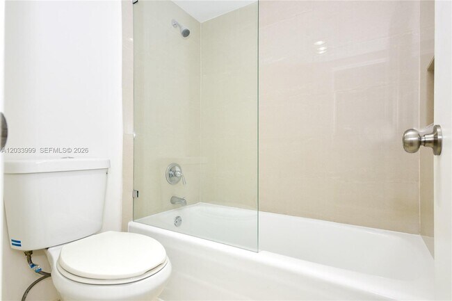 Building Photo - 20505 E Country Club Dr