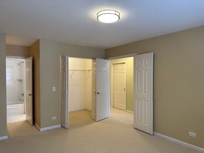 Building Photo - 1310 Cromwell Ct