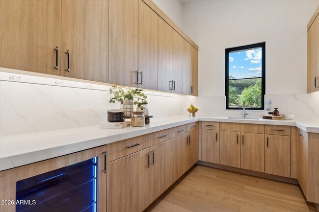 Building Photo - 15609 E Palatial Dr