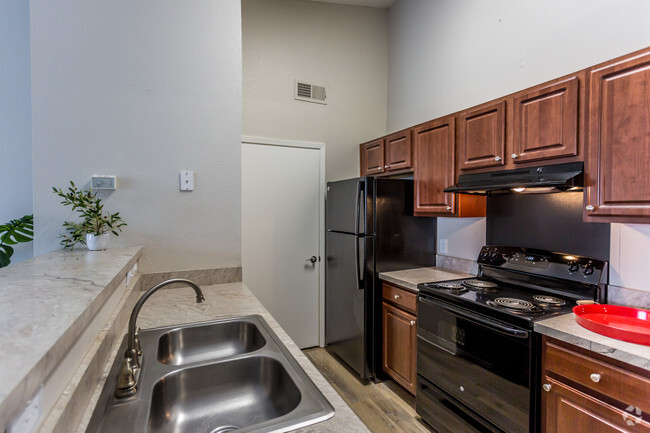 Renovated kitchen - 51 At Southhaven