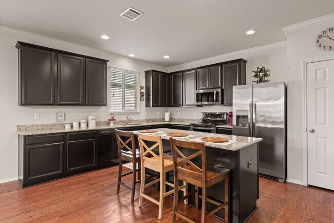 Building Photo - Love Where You Live Starts Right Here!