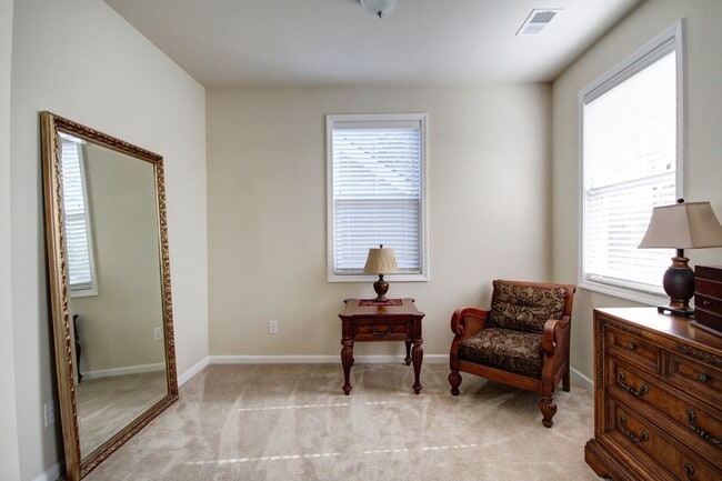 Building Photo - Stunning 4 bedroom in Park West - Mt. Pleasant